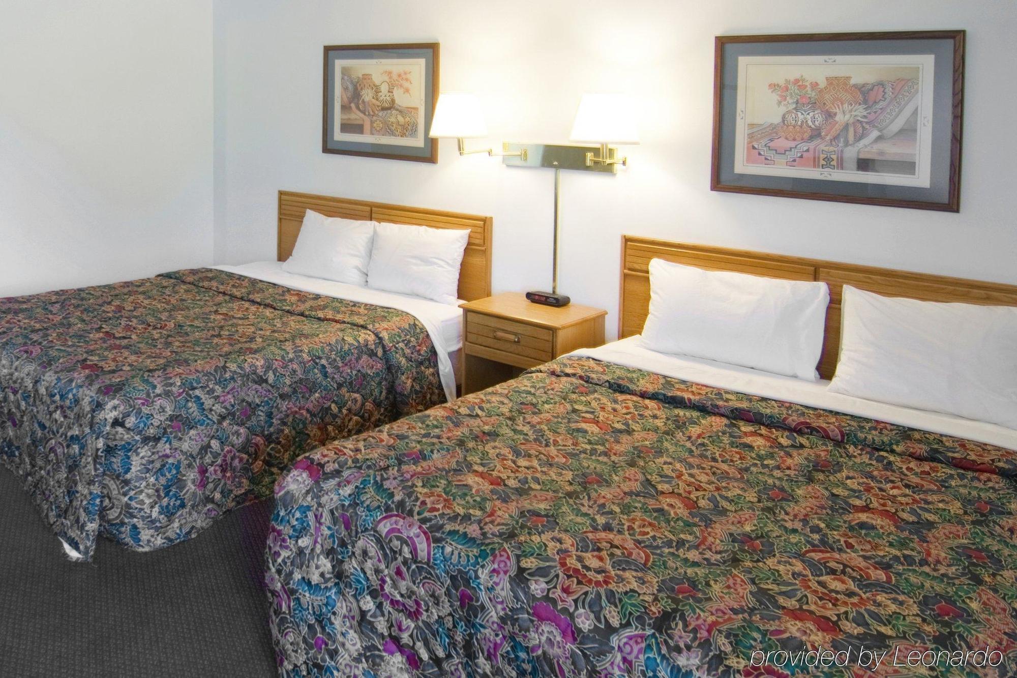 Howard Johnson By Wyndham Appleton Room photo
