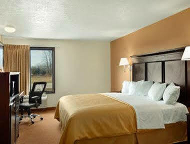 Howard Johnson By Wyndham Appleton Exterior photo